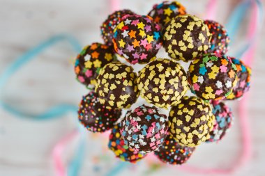 Lezzetli tatil kek çıkar bir cam renkli.