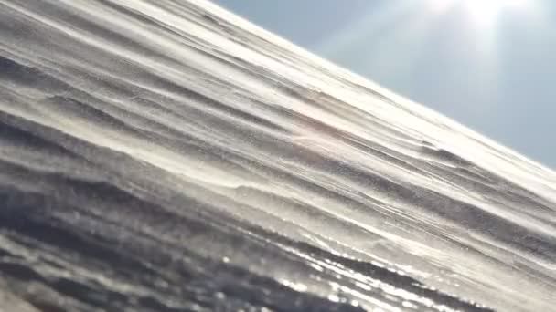 Blizzard et poudrerie sur la montagne. Les environs de Longyearbyen, Svalbard. Norvège . — Video