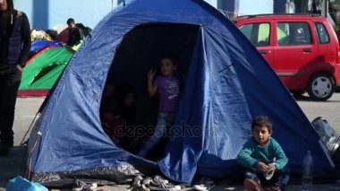 Mülteciler, Lesvos, Yunanistan. Kasım 2015. Çadırda mülteciler.