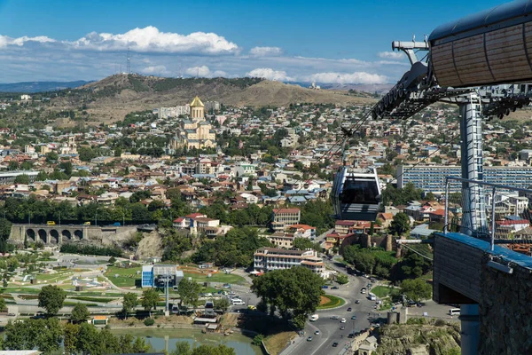 Tbilisi stad centrum luchtfoto Narikala fort, Georgië — Stockfoto