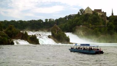 İsviçre - en büyük Rhine Falls (Rheinfall) görünümünü Avrupa'da.