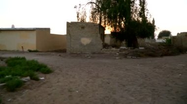 Al Jazirah Alhamra Old Town - BAE en küçük emirlik içinde terk edilmiş köy - Ras Al Khaimah. Steadycam atış.