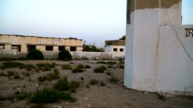 Al Jazirah Alhamra Old Town - BAE en küçük emirlik içinde terk edilmiş köy - Ras Al Khaimah. Steadycam atış.