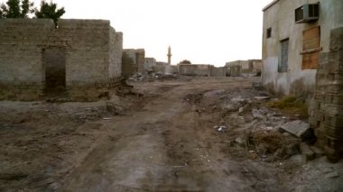 Al Jazirah Alhamra Old Town - BAE en küçük emirlik içinde terk edilmiş köy - Ras Al Khaimah. Steadycam atış.