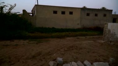 Al Jazirah Alhamra Old Town - BAE en küçük emirlik içinde terk edilmiş köy - Ras Al Khaimah. Steadycam atış.