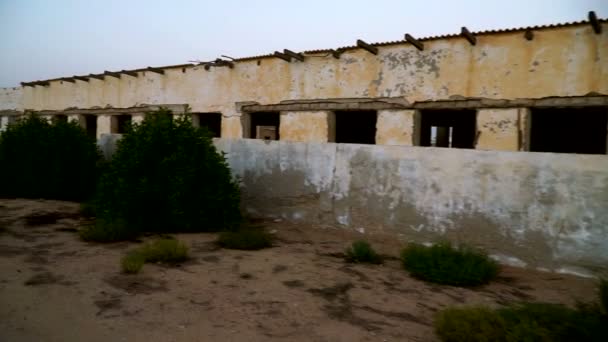 Jazirah Alhamra 旧市街 Uae の最小の首長国で放棄された村 カイマ ステディカム ショット — ストック動画