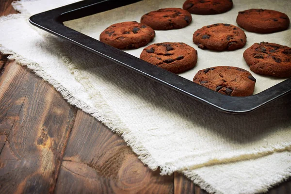 Chocolate casero en la bandeja para hornear , — Foto de Stock