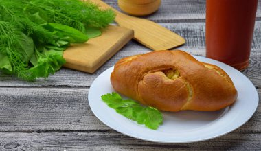 Slav mutfağı. Bezelye ile pasta.