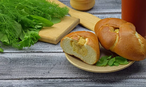 Slav mutfağı. Bezelye ile pasta.