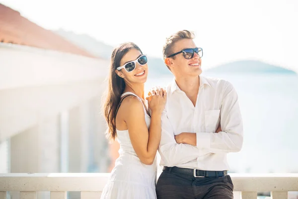 Verliefde Paar Vakantie Doorbrengen Tropisch Eiland Jonggehuwden Huwelijksreis Badplaats Ware — Stockfoto
