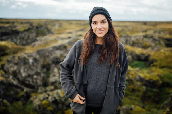 Female Tourist Hiker Visiting National Park Iceland Wind Rain Camping — Stock Photo, Image