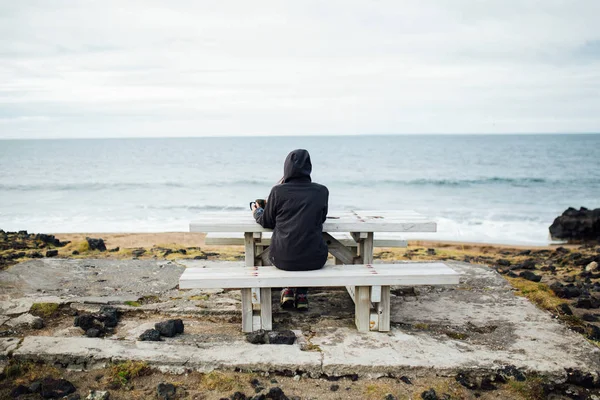 Isolated Nostalgic Woman Siting Bench Sea Pensive Female Thinking Calming — Stock Photo, Image