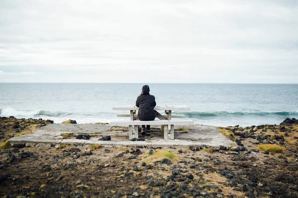 Isolated Nostalgic Woman Siting Bench Sea Pensive Female Thinking Calming — Stock Photo, Image