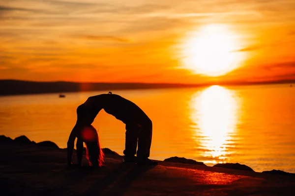 Mulher Calma Despreocupada Meditando Nature Finding Interior Peace Yoga Practice — Fotografia de Stock
