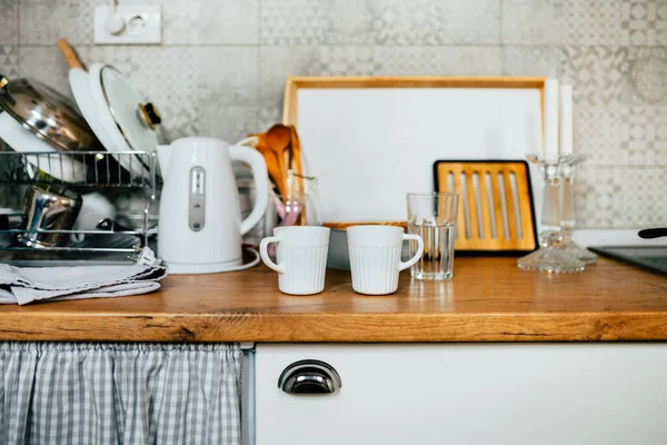 Detalle Pequeña Cocina Armarios Blancos Con Carniceros Madera Encimera Bloque —  Fotos de Stock