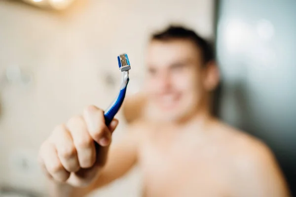 Homem Novo Que Faz Barba Diariamente Manhã Grooming Rotina Por — Fotografia de Stock