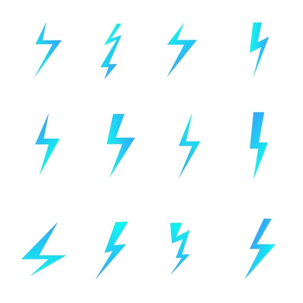 Set van blauwe bliksemschichten geïsoleerd op witte achtergrond. Cartoon en vlakke stijl designelementen. Vectorillustratie — Stockvector
