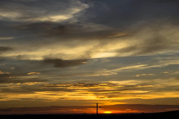 Rode lucht oranje zonsondergang zonsondergang in Brazilië — Stockfoto