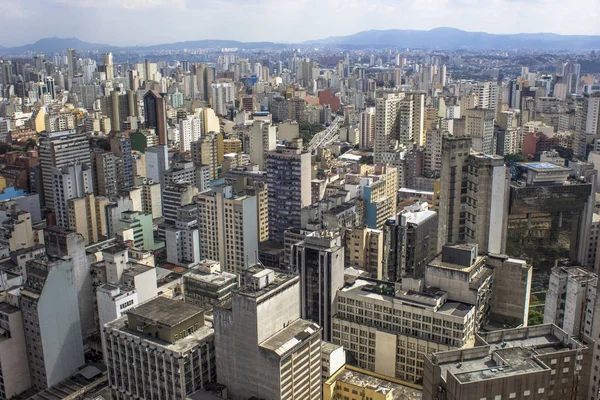 Sao Paulo, SP, Brasil, 17 de abril de 2013. Vista panorámica de la ciudad desde la terraza del Edificio Copán, en el centro de Sao Paulo, SP . —  Fotos de Stock