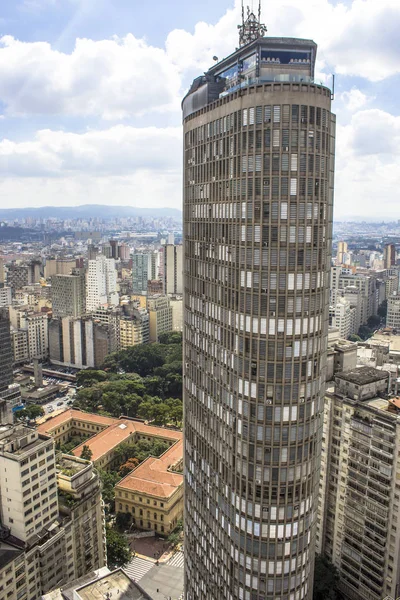 São Paulo, SP, Brasil, 17 de abril de 2013. Vista panorâmica da cidade a partir do terraço do Edifício Copan, com destaque para o Edifício Itália ou Circolo Italiano, no centro de São Paulo, SP . — Fotografia de Stock