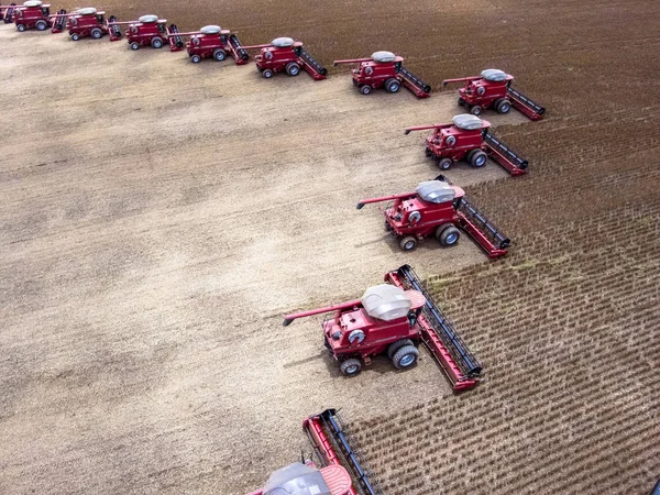 Kitle soya Campo Verde bir çiftlikte hasat
