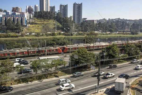 Atasco de tráfico en la avenida Marginal Pinheiros en la zona sur de Sao Paulo —  Fotos de Stock