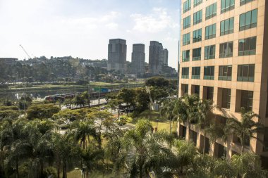 Trafik sıkışıklığı içinde marjinal Pinheiros Avenue, Güney Bölge Sao Paulo