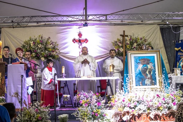 サンパウロ ブラジル 2017 117 の饗宴の聖母の Casaluce イタリアの最も古い 伝統的な饗宴であるサンパウロの東側に ブラジャーの近所でのカエターノ ピント通りに中通りの質量 — ストック写真