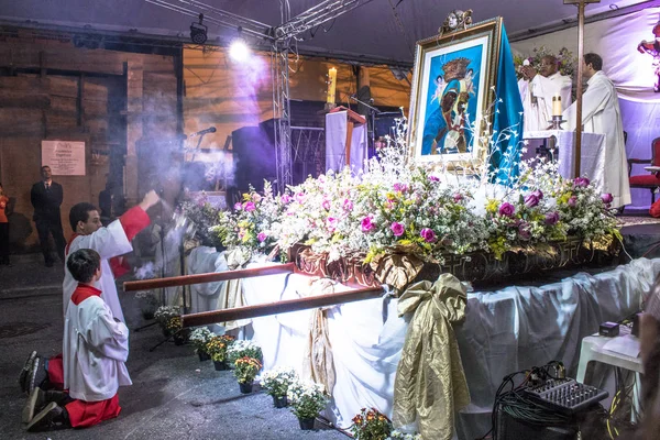 サンパウロ、Sp、ブラジル、2017 年 5 月 28 日。117 の饗宴の聖母の Casaluce、イタリアの最も古い、伝統的な饗宴であるサンパウロの東側に、ブラジャーの近所でのカエターノ ピント通りに中通りの質量 — ストック写真
