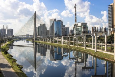 Sao Paulo, Brezilya, 10 Temmuz 2017. Octavio Frias de Oliveira Estaiada Köprüsü, içinde Güney Bölge Sao Paulo, Sp bilinen köprü görünümü