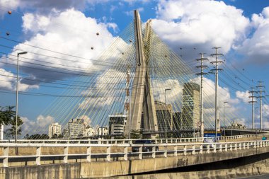 Sao Paulo, Brezilya, 10 Temmuz 2017. Octavio Frias de Oliveira Estaiada Köprüsü, içinde Güney Bölge Sao Paulo, Sp bilinen köprü görünümü