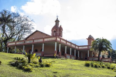 Pindamonhangaba, Brezilya, 22 Temmuz 2017. Krishna bilincinde Nova Gokula çiftliği, Pindamonhangaba, Sao Paulo eyalet kırsal bölgede (Iskon) için uluslararası toplum Tapınağı