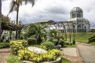 Curitiba, Pr, Brezilya, 30 Aralık 2017. Botanik Bahçesi Maria Garfunkel Richbieter, resmen cinsinden Curitiba Botanik Bahçesi turistler bir demir ve cam Konservatuarı Crystal Palace tarafından ilham ve 1991 yılında açıldı ben