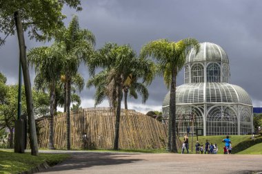 Curitiba, Pr, Brezilya, 30 Aralık 2017. Botanik Bahçesi Maria Garfunkel Richbieter, resmen cinsinden Curitiba Botanik Bahçesi turistler bir demir ve cam Konservatuarı Crystal Palace tarafından ilham ve 1991 yılında açıldı ben
