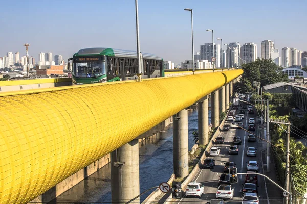 Sao Paulo Brazylia Grudnia 2017 Ruchu Autobusu Przegubowego Tiradentes Express — Zdjęcie stockowe