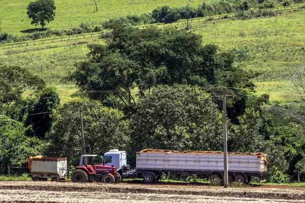 Nuporanga Brasile Febbraio 2013 Macchina Scarica Semi Soia Camion Dopo — Foto Stock