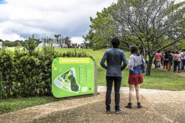 Curitiba, Pr, Brezilya, 30 Aralık 2017. Botanik Bahçesi Maria Garfunkel Richbieter, resmen cinsinden Curitiba Botanik Bahçesi turistler bir demir ve cam Konservatuarı Crystal Palace tarafından ilham ve 1991 yılında açıldı ben