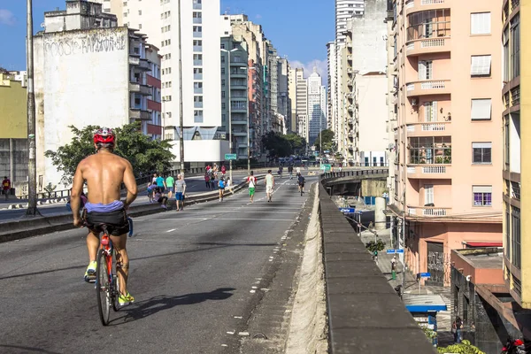 Sao Paulo Brasil Junio 2013 Gente Divierte Camino Alto Cerrado — Foto de Stock