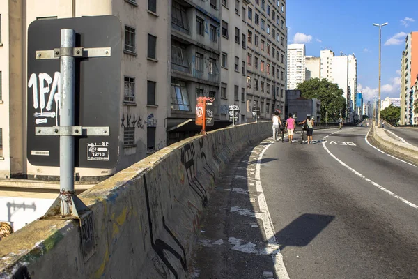 San Paolo Brasile Giugno 2013 Gente Diverte Strada Chiusa Alle — Foto Stock