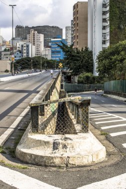 Sao Paulo, Brezilya, 25 Ocak 2018: İnsanlar yüksek arabalar için Pazar günleri ve tatillerde, Sao Paulo şehir merkezinde kapalı Road, iyi eğlenceler