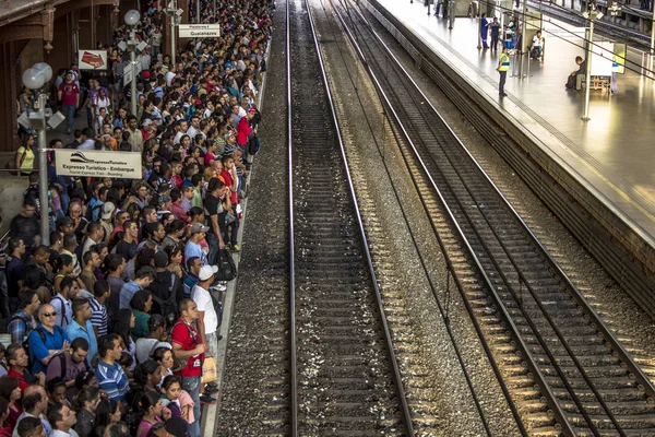 Sao Paulo Brasilien August 2012 Wartende Zugfahrer Bahnsteig Des Luz — Stockfoto