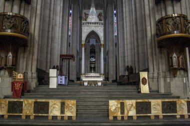 Sao Paulo, Brezilya - 18 Şubat 2011: görünümü içinde Se Büyükşehir Katedrali. 1913 Neo Gotik tarzda inşa, Se Roma Katolik Başpiskopos Sao Paulo, Brezilya'nın Katedral olduğunu.