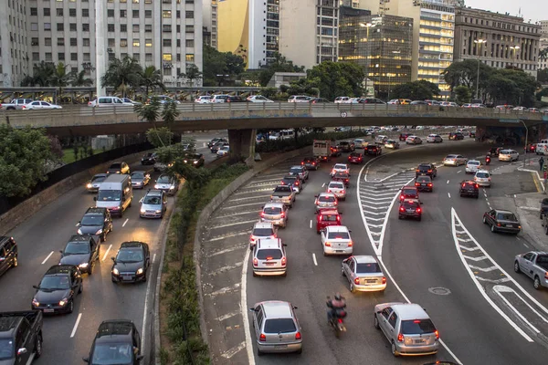 Sao Paulo Brazylia Kwietnia 2013 Korków Godzinach Szczytu Może Avenue — Zdjęcie stockowe