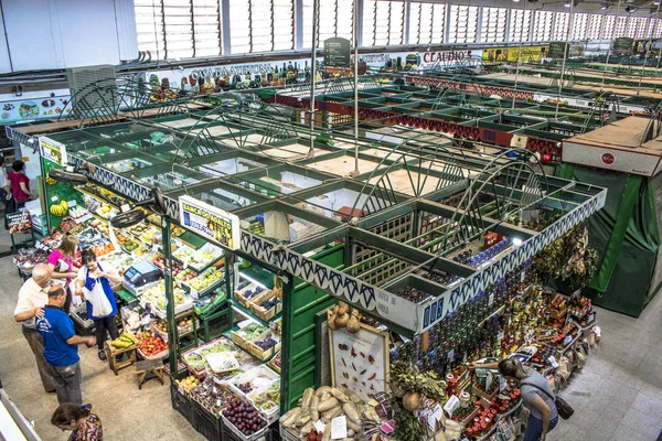 Curitiba, Parana, Brezilya, 03 Ocak 2018. Belediye çarşı, Curitiba, Brezilya, Parana devletin başkenti Merkez bölgesi içinde istemci hareket. Brezilya Güney bölgesi