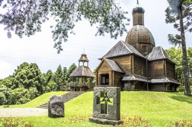 Curitiba, Brezilya, 30 Aralık 2017: Ukrayna Katolik Kilisesi Curitiba Avrupa göçmenler için bir haraç ve Tingui Park bulunan, halk için bir Müzesi ve Anıtı aç