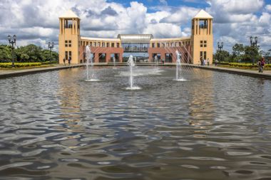 Curitiba, Parana, Brezilya, 03 Ocak 2018: Çeşme ve bakış açısı Tangua Park'ta Curitiba, Parana devlet, Brezilya