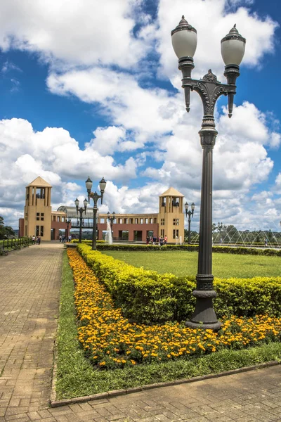 Curitiba, Parana, Brezilya, 03 Ocak 2018: Çeşme ve bakış açısı Tangua Park'ta Curitiba, Parana devlet, Brezilya