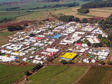 Ribeirao Preto, Sao Paulo, Brezilya, 02 Mayıs 2007. Agrishow, Uluslararası Ticaret Fuarı, tarım teknolojisi meydana Ribeirao Preto havadan görünümü.