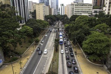 Sao Paulo, Brezilya, 12 Ekim 2016. Sao Paulo şehir merkezindeki Nove de Julho Caddesi 'nde trafik var.