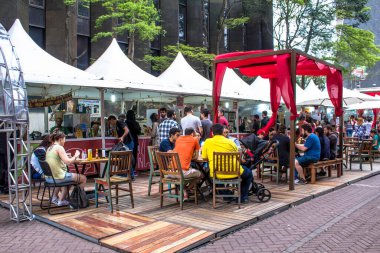 Sao Paulo, Brezilya, 10 Aralık 2016. Paulista Bulvarı 'ndaki Gastronomik Fuar, Sao Paulo şehrinin merkez bölgesi.